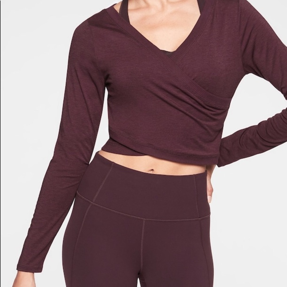 Host pick ♥️ Athleta Barre wrap top